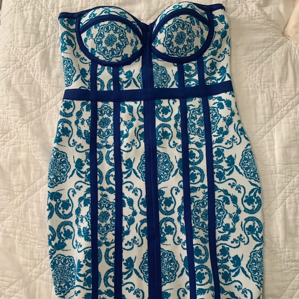 Bebe dress